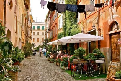 Rome side street scene