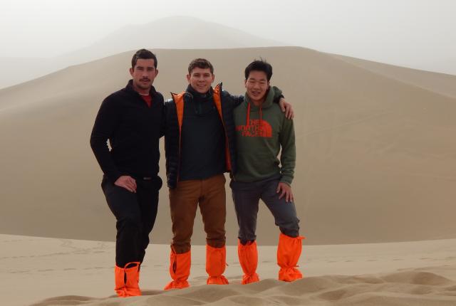 students in the desert in China