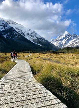 the Hooker Valley trek in Aoraki Mount Cook national park