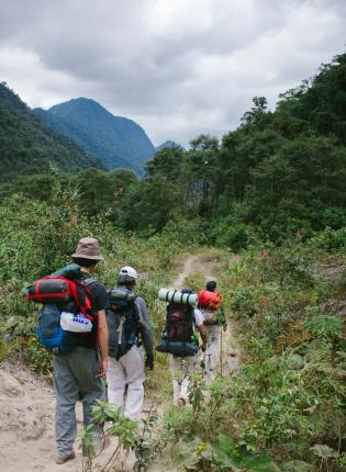 students hiking in Ecuador