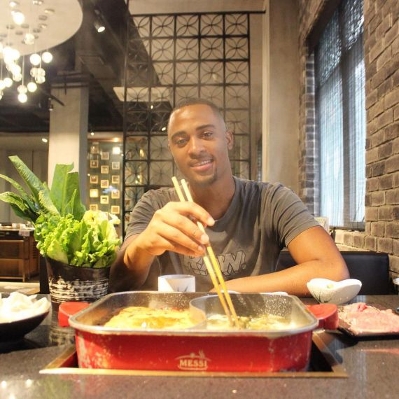 china shanghai @tuurrnce (instagram user) eating at a restaurant 