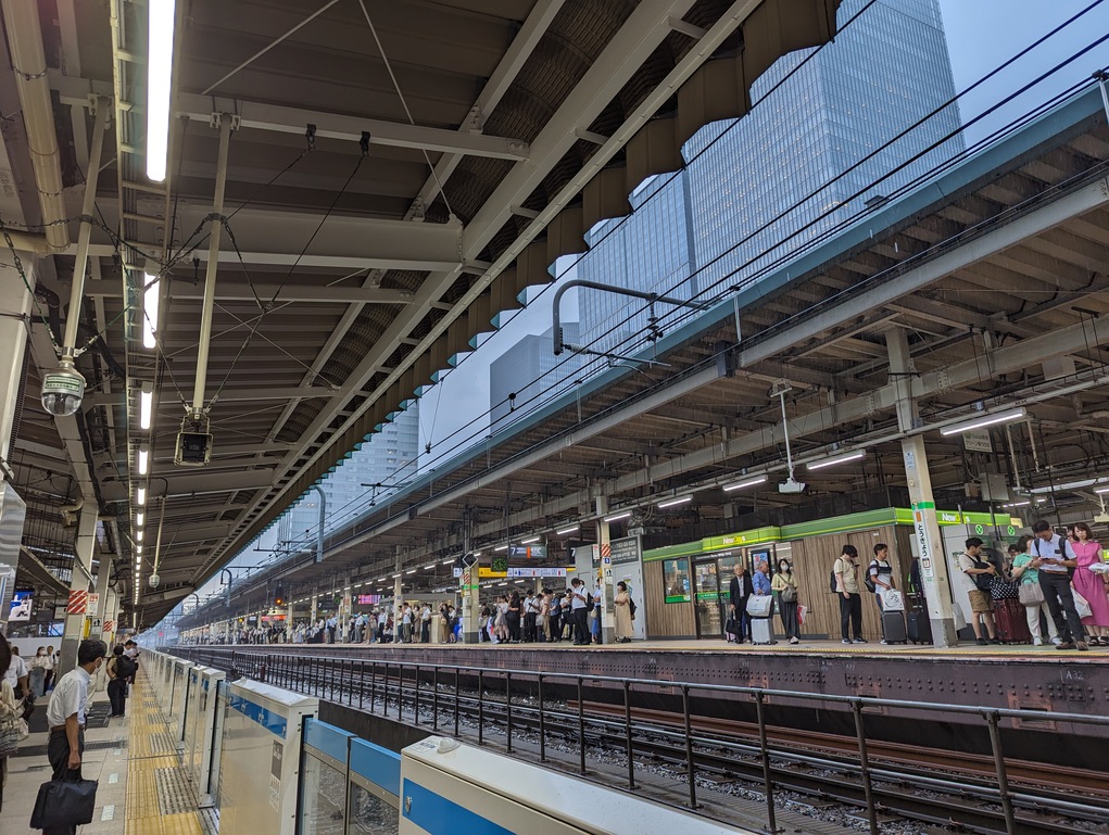 Heavy rain on the platform at Tokyo station