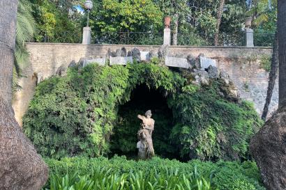 statue in a garden in Granada Spain