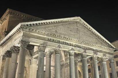 An image of the Pantheon at night.