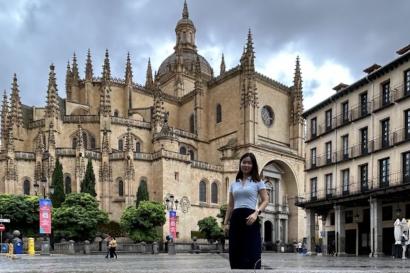 Look at the Gothic Cathedral of Segovia!