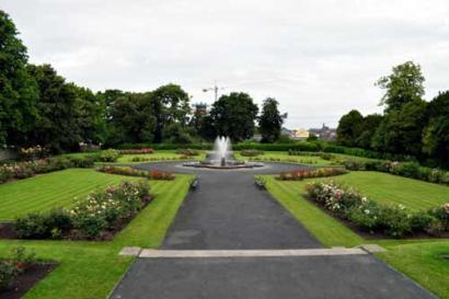 Kilkenny Castle's exterior rose garden