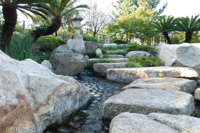 Stepping stones to garden