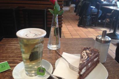 Tea and Cake at the Kaffee am Meer Cafe in Berlin, Germany