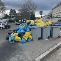 Trash along streets of Nantes