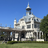A mansion-turned-museum