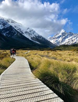 the Hooker Valley trek in Aoraki Mount Cook national park