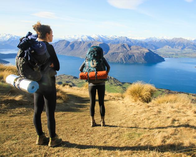 two students backpacking in New Zealand's mountains