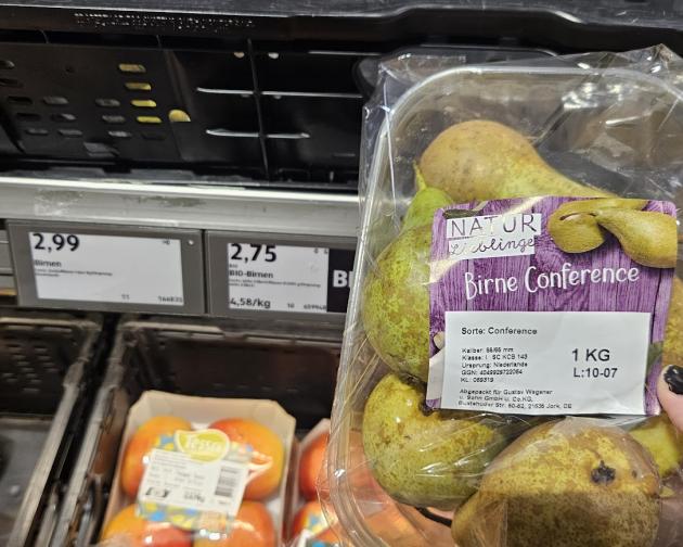 Pears from Hofer.
