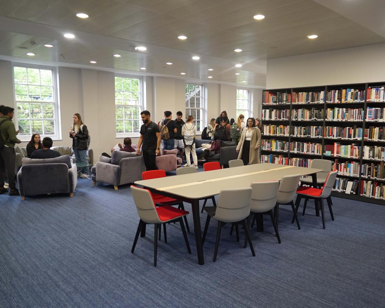Interior of the IES Abroad London Center.