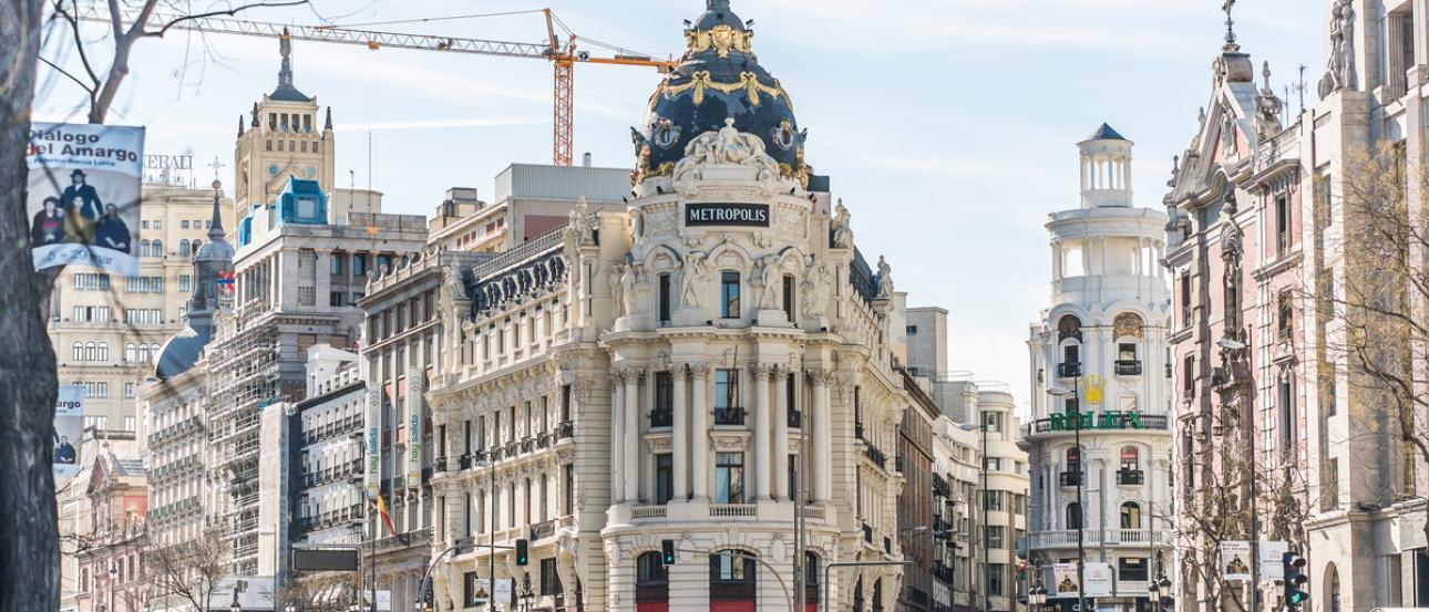 Metropolis building on madrid street corner
