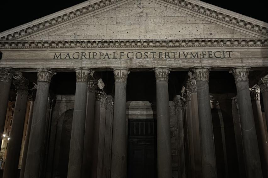 A shot of the Pantheon under the moonlight