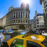 cars driving by in Buenos Aires