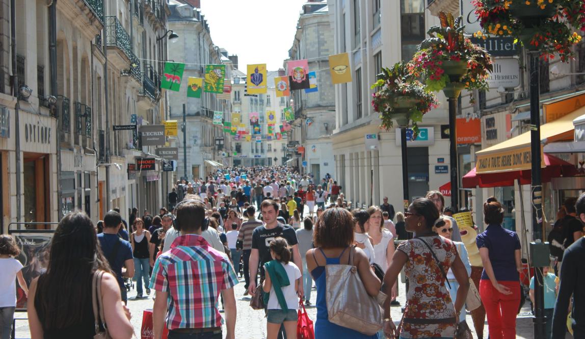busy street in Nantes