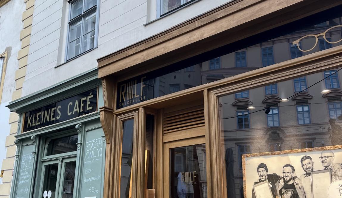 Kleines Cafe storefront