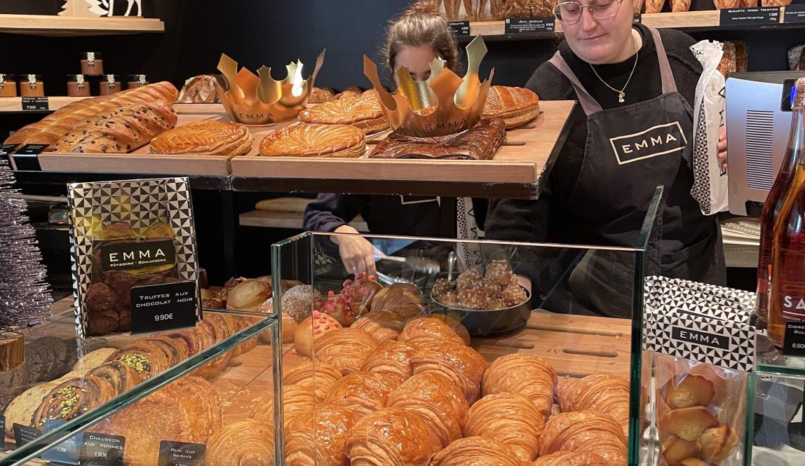 Picture of croissants in a french boulangerie.