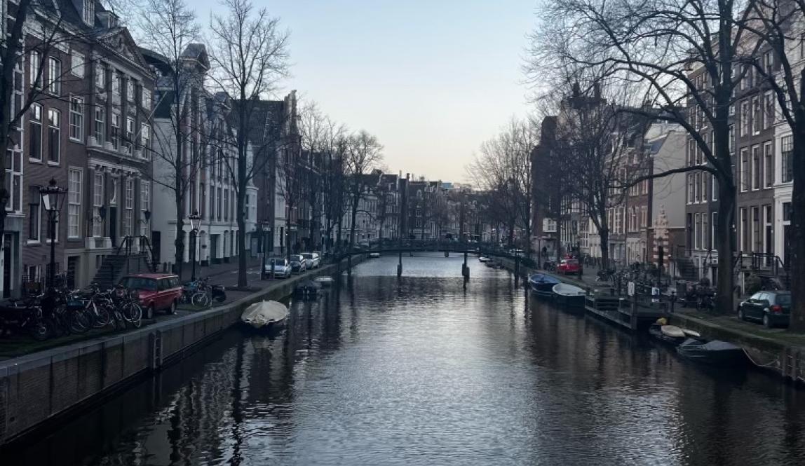 A picture of a canal in Amsterdam taken by me.