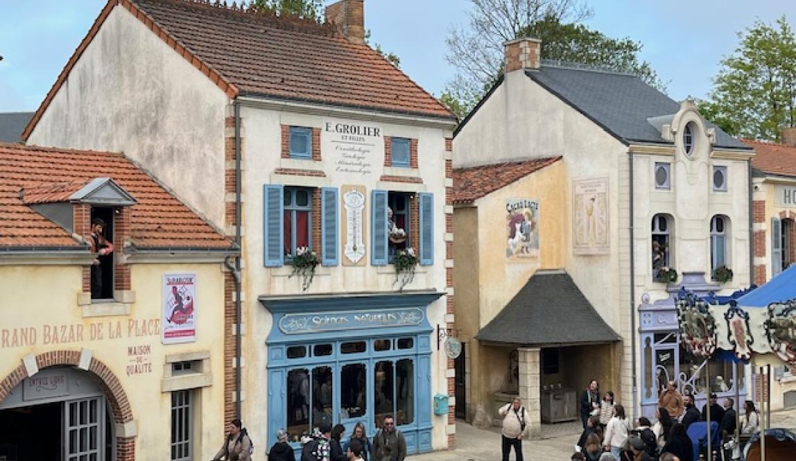 The 1910s-inspired village
