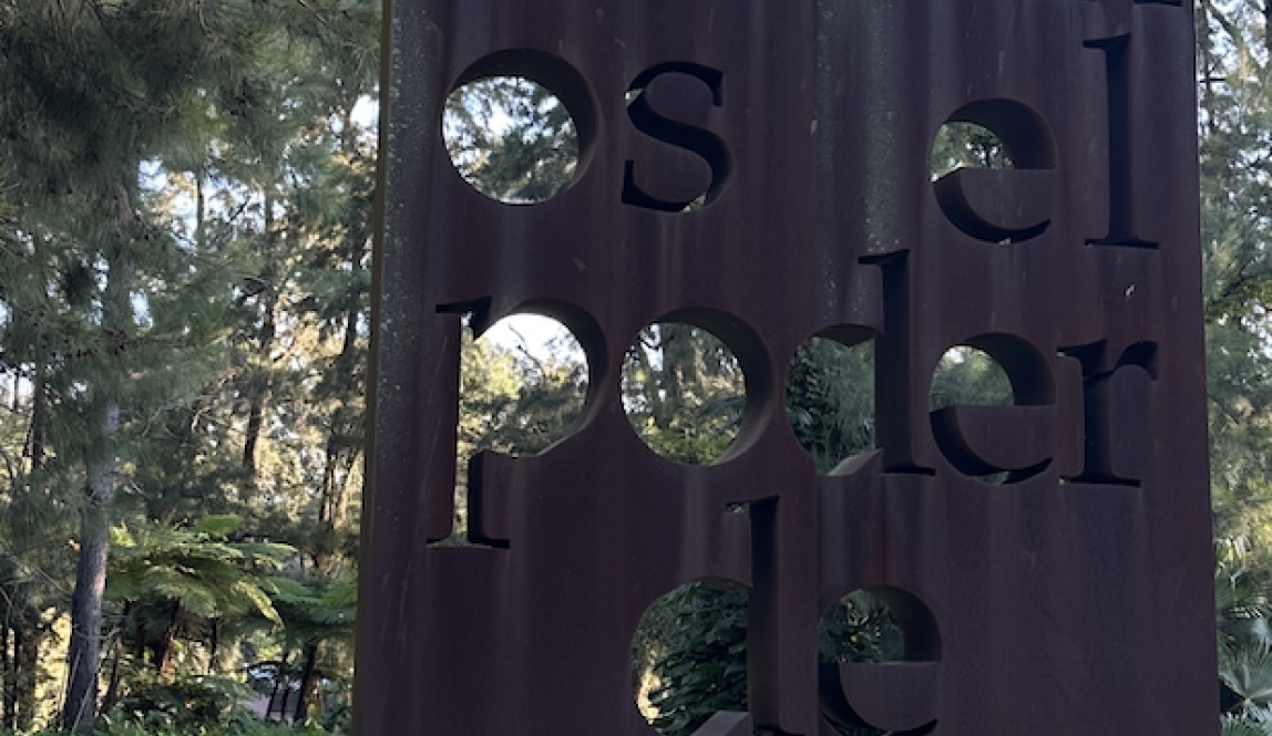 One of the art pieces in the gardens of Isla El Descanso