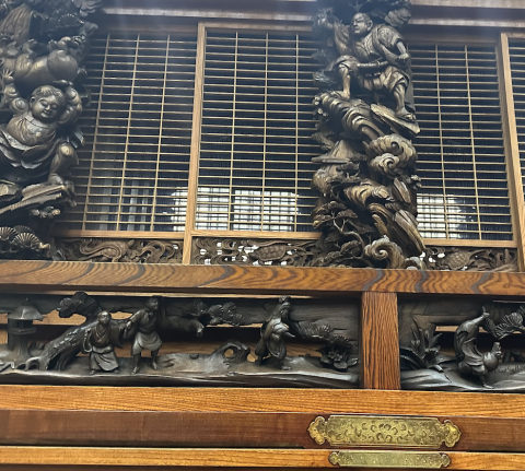 Details of the pillars of the floats used in these festivals