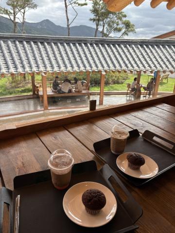 This is a photo taken inside the hanok-style cafe that I visited in Gyeongju.