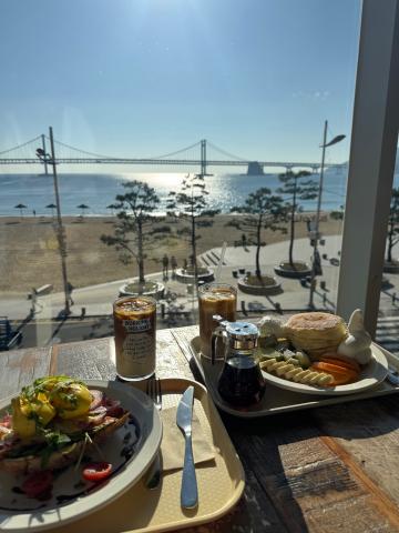 Breakfast at Gwangalli Beach