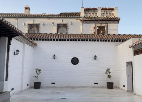 The patio of La Mezquita Mayor in Albaicin