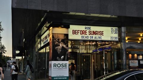 A shot of Vienna's Gartenbaukino, promoting the screening of Before Sunrise (2019).