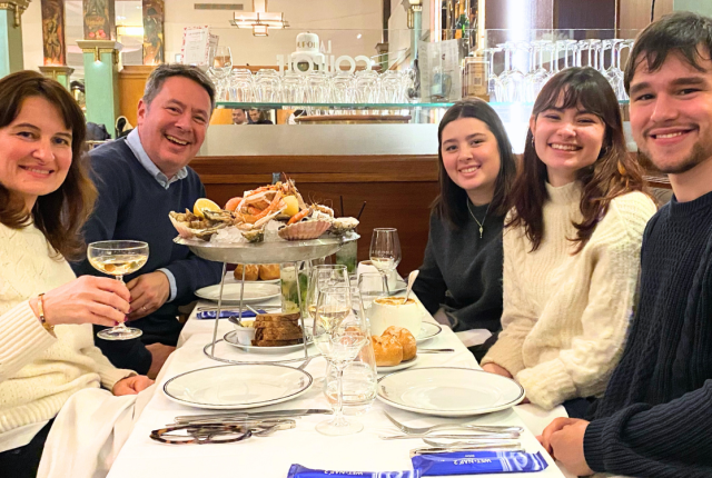 Wine tasting in Paris