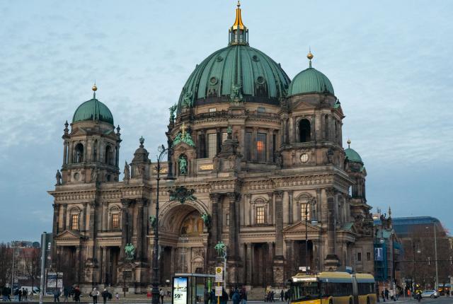 The Berlin Cathedral at dusk.