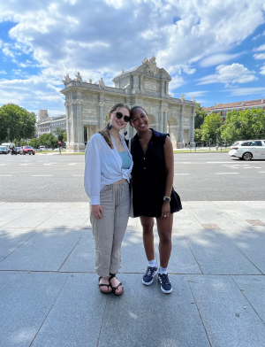 IES Abroad Madrid students in Puerta de Alcala