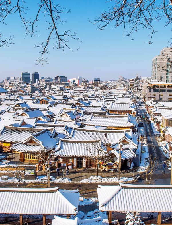 View of the snowy rooftops of the Jeonju hanok village