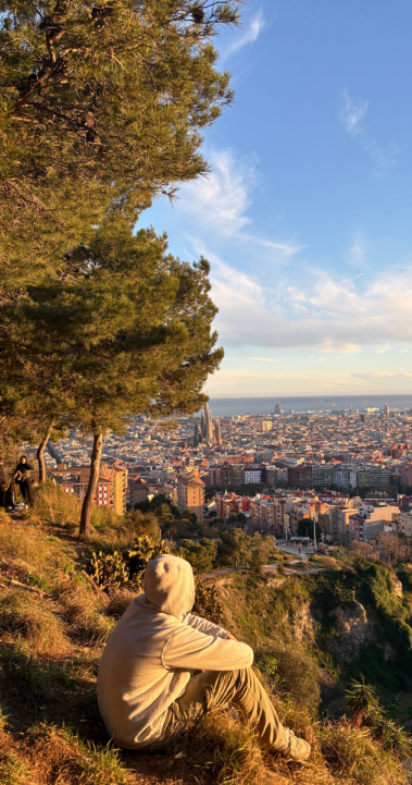 IES Abroad student overlooking the city at the Bunkers del Carmel in Barcelona
