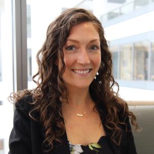 a headshot photo of Alyssa