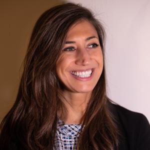 Amanda Swain Headshot