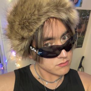 Luis serving in the camera