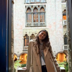 Angela Piskulich Headshot