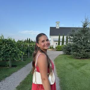 Sara Streeter Headshot