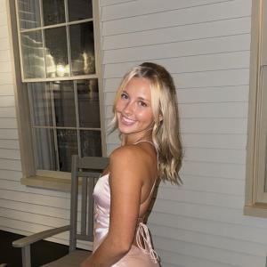 Sarai Unterschute Headshot