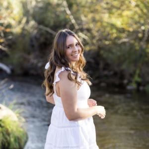 Elizabeth Marr's Headshot