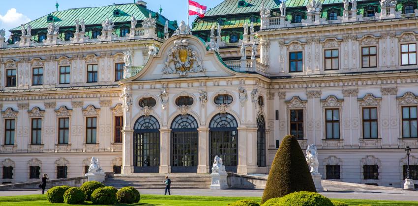 Jardins du Belvédère in Vienna with the Austrian flag waving