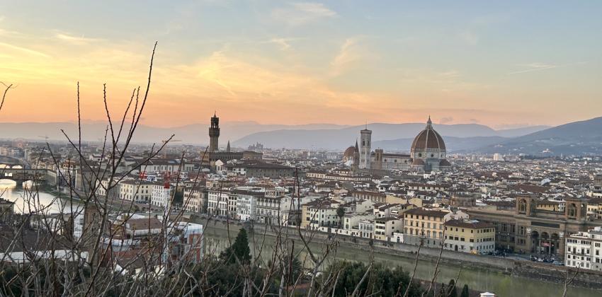 Panoramic view of Florence cityscape at dusk