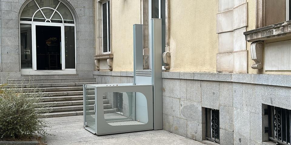 A wheelchair accessible exterior lift